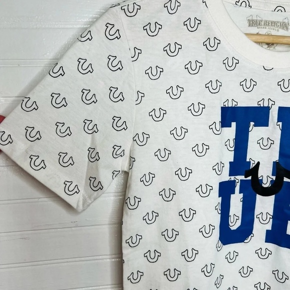 True Religion Boys Monogram Logo T-Shirt White Size L Graphic Print - Picture 3 of 13